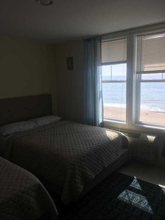 Misquamicut Beach Front Inn Westerly Eksteriør bilde