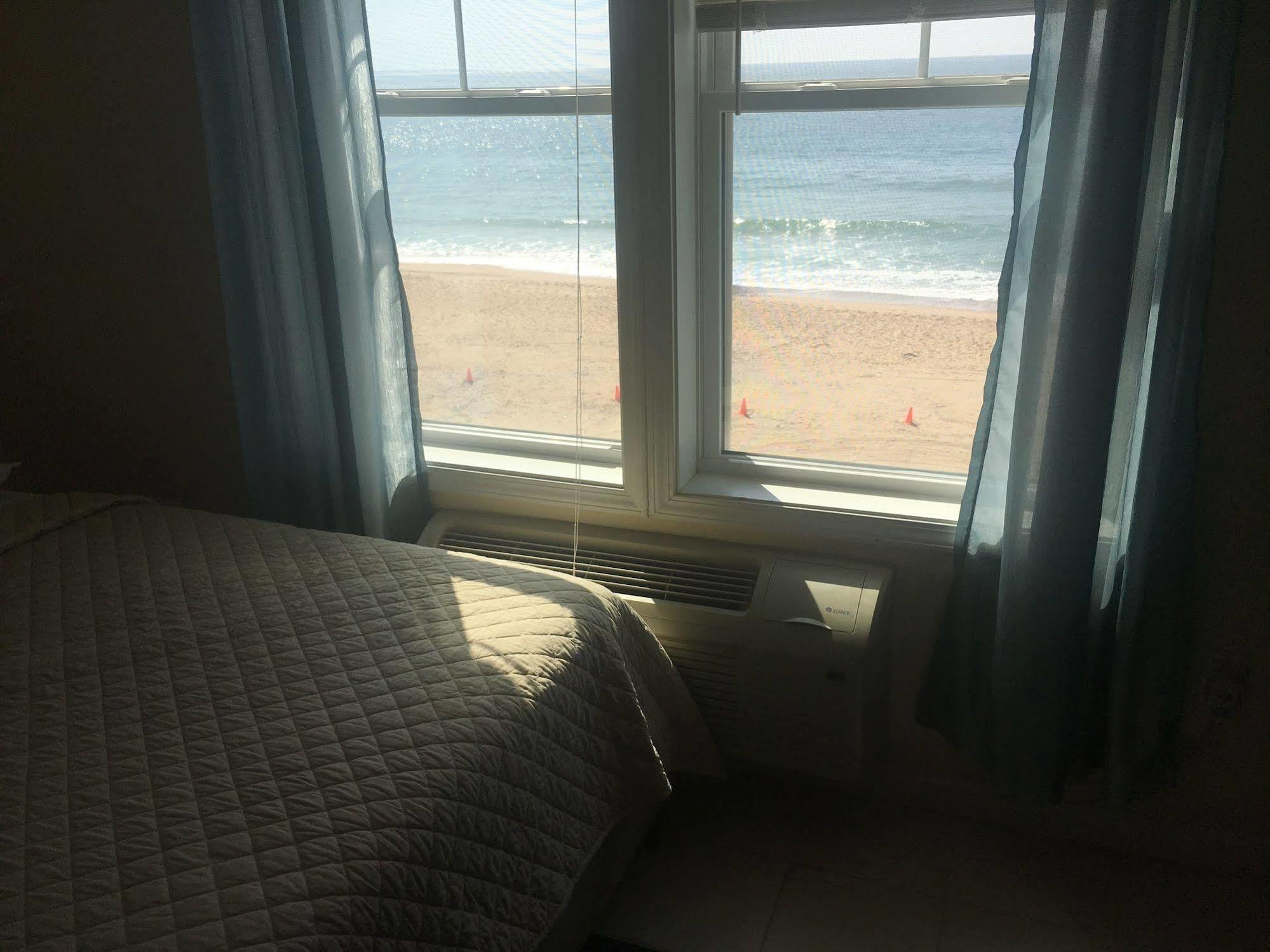 Misquamicut Beach Front Inn Westerly Eksteriør bilde